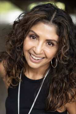 Regina Bryant ha trabajado con Sandra Cevallos en 1 ocasiones