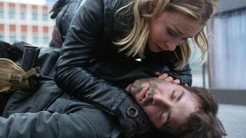 Escena del episodio 13 de la temporada 3 de la serie Zoo