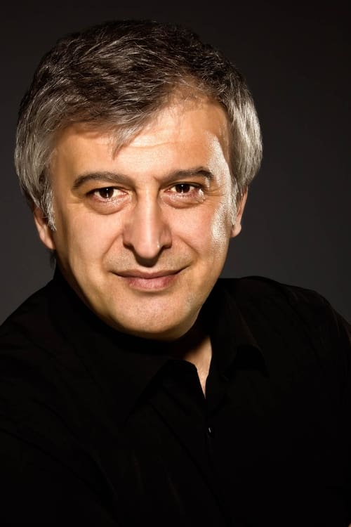 Kép: Hüseyin Avni Danyal színész profilképe