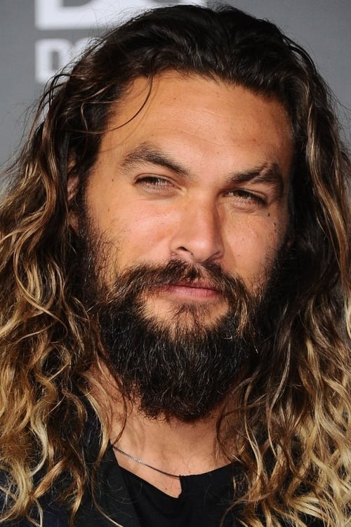 Jason Momoa isArthur Curry / Aquaman