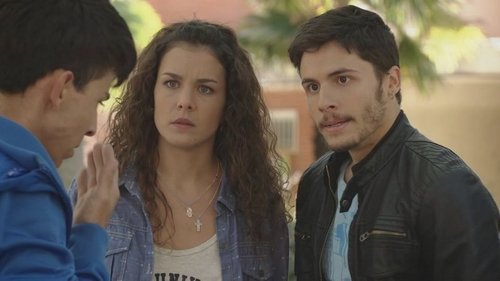 Escena del episodio 10 de la temporada 1 de la serie Vive cantando