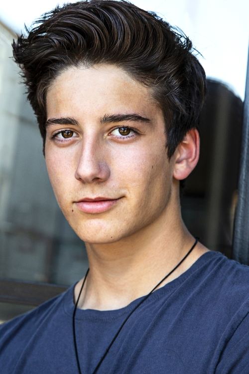 Kép: Milo Manheim színész profilképe