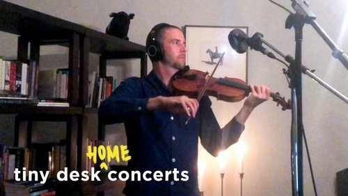 Poster della serie NPR Tiny Desk Concerts