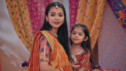 Vrinda Arrives for Her Baby Shower