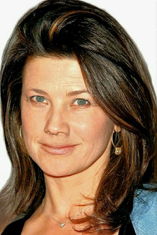 Kép: Daphne Zuniga színész profilképe