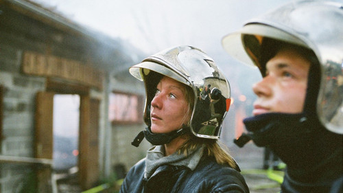 Dans un camion rouge