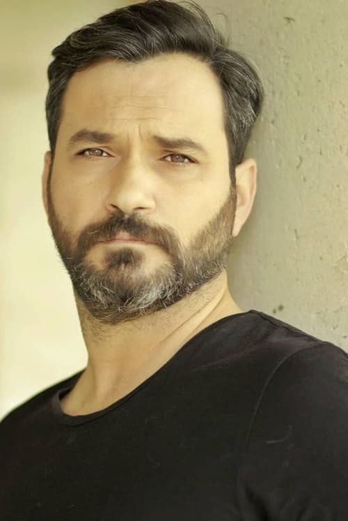 Kép: Serdar Özer színész profilképe