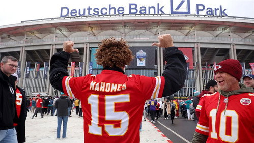 Deutschland im Football Fieber - Der Wahnsinn hinter dem Mega-Event Backdrop Blur