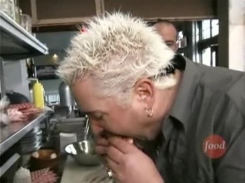 Escena del episodio 11 de la temporada 9 de la serie Diners, Drive-Ins and Dives