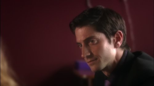 Escena del episodio 7 de la temporada 1 de la serie Servicio completo