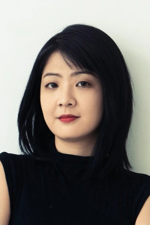 Flora Linghwa Huang