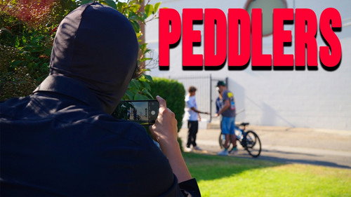 PEDDLERS Backdrop Blur