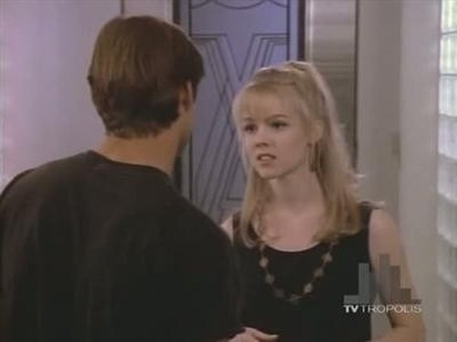 Escena del episodio 27 de la temporada 2 de la serie Beverly Hills, 90210