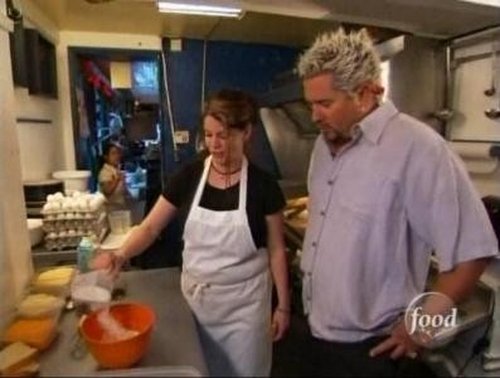 Escena del episodio 10 de la temporada 3 de la serie Diners, Drive-Ins and Dives