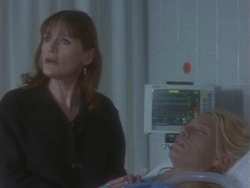 Escena del episodio 11 de la temporada 3 de la serie Nikita