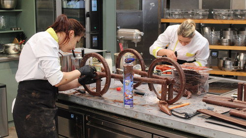 Citrus Tarts and Chocolate Fudge Showpieces