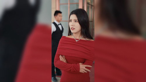 商总别装了，夫人是隐藏大佬 - Season 1 Backdrop Blur