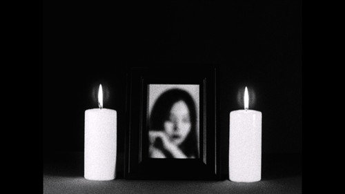 물 속의 속삭임 Backdrop Blur
