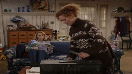 Escena del episodio 7 de la temporada 4 de Grace Under Fire