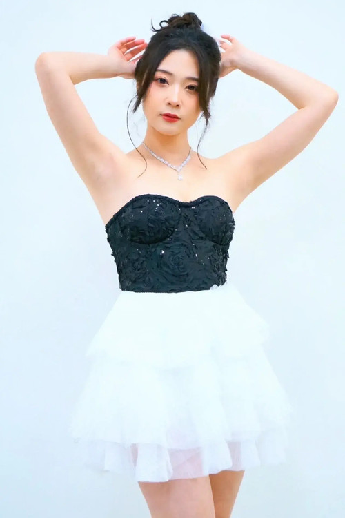 Ema Futaba Photo