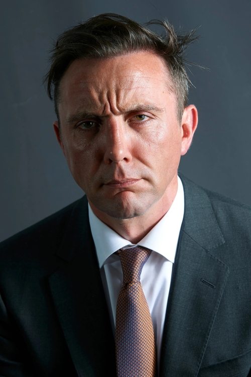 Kép: Peter Serafinowicz színész profilképe