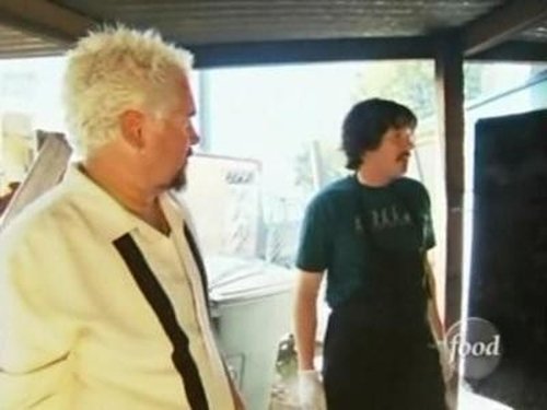Escena del episodio 12 de la temporada 3 de la serie Diners, Drive-Ins and Dives