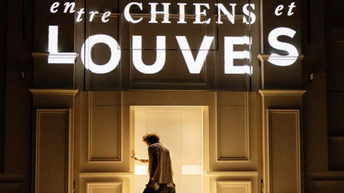 Кадр из Entre chiens et louves par le Cirque Le Roux au Bon Marché Rive Gauche