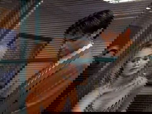 Escena del episodio 12 de la temporada 4 de la serie Melrose Place
