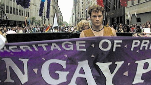 Кадр из Being Gay: Coming Out in the 21st Century