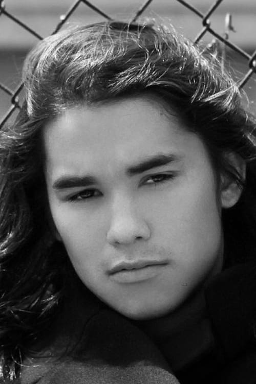 Kép: Booboo Stewart színész profilképe