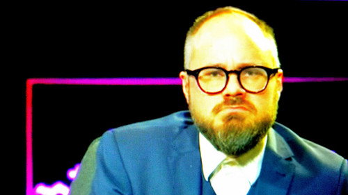 Tuomas Enbuske Talk Show - Season 1 Backdrop Blur