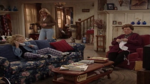 Escena del episodio 9 de la temporada 4 de Grace Under Fire