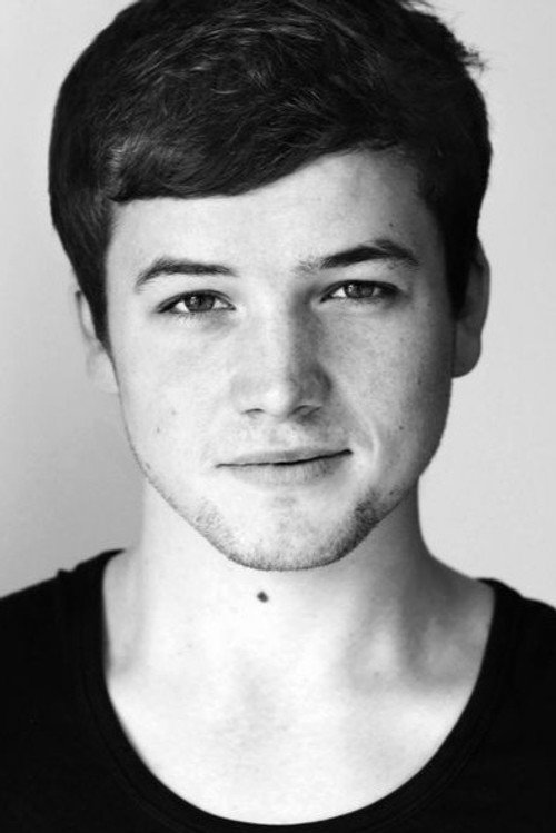 Kép: Taron Egerton színész profilképe