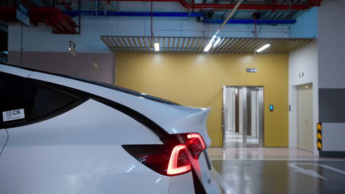 Affinity S01E07 backdrop