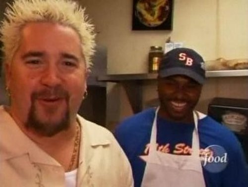 Escena del episodio 9 de la temporada 3 de la serie Diners, Drive-Ins and Dives