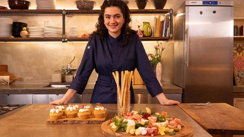 Zu Tisch mit Lucie – Kitchen Hacks Backdrop Blur