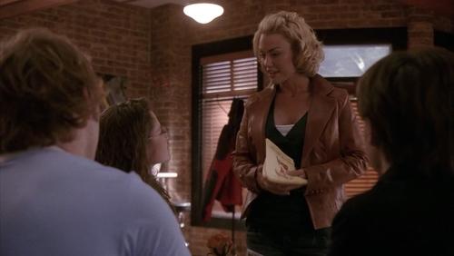 Escena del episodio 16 de la temporada 4 de la serie Everwood