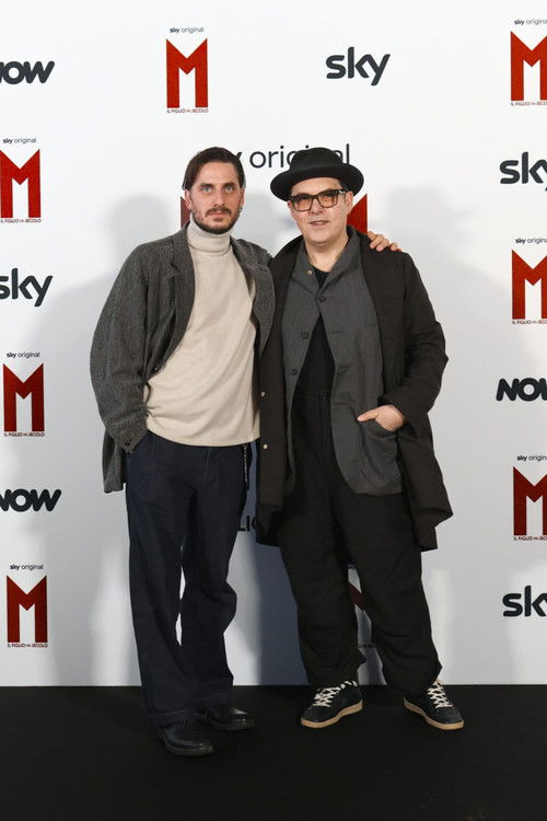 M - Il Figlio del secolo | Il dietro le quinte poster