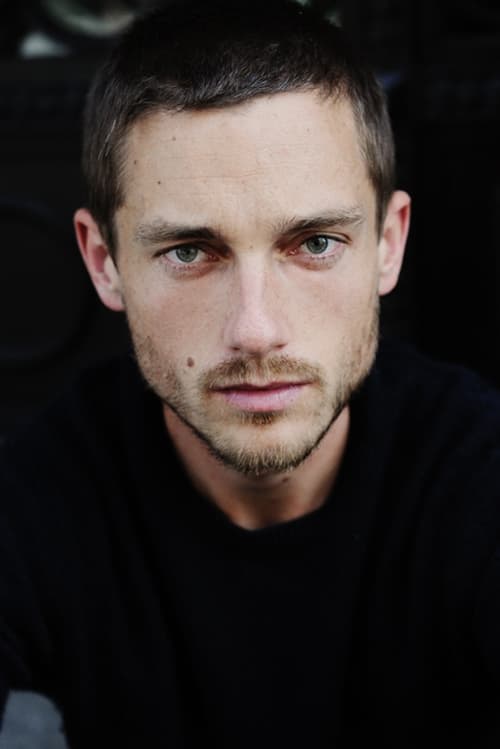 Kép: Volker Bruch színész profilképe