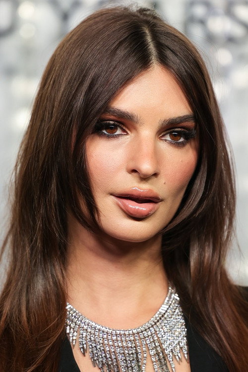 Kép: Emily Ratajkowski színész profilképe