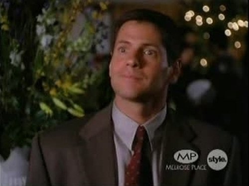 Escena del episodio 4 de la temporada 7 de la serie Melrose Place