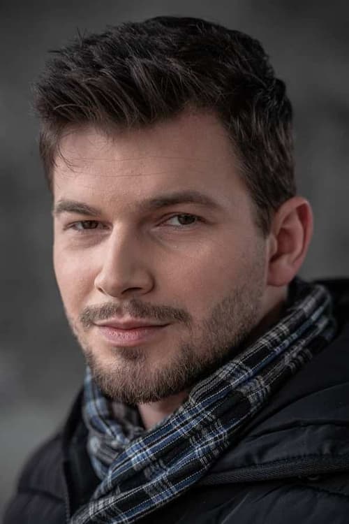 Kép: Tomasz Skrzypniak színész profilképe
