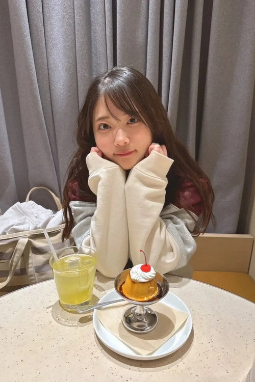 Ema Futaba Photo