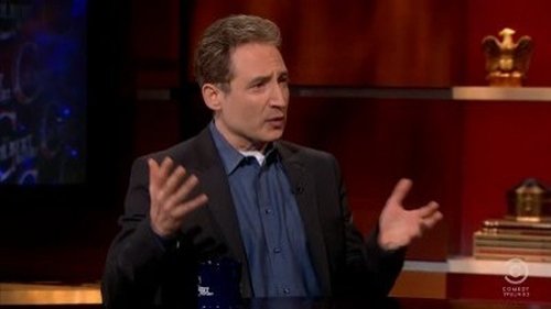 Escena del episodio 16 de la temporada 7 de la serie The Colbert Report