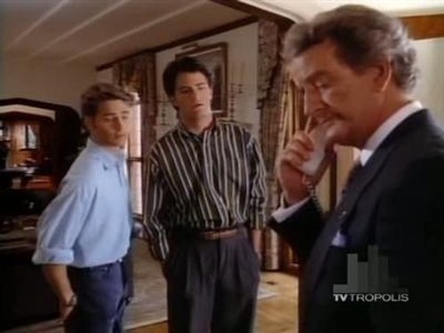 Escena del episodio 19 de la temporada 1 de la serie Beverly Hills, 90210