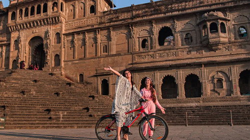Travelxp: The Gypsies Backdrop Blur