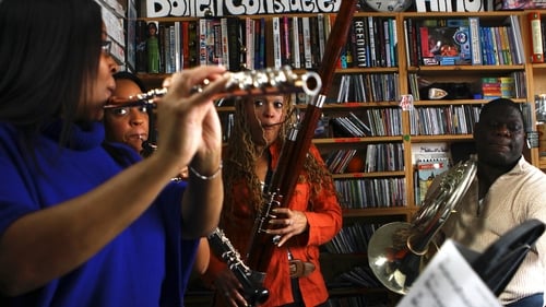 Poster della serie NPR Tiny Desk Concerts