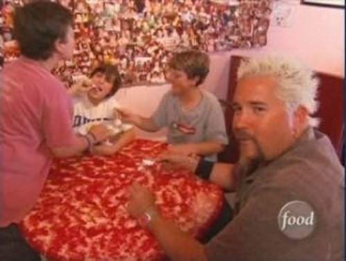 Escena del episodio 4 de la temporada 4 de la serie Diners, Drive-Ins and Dives