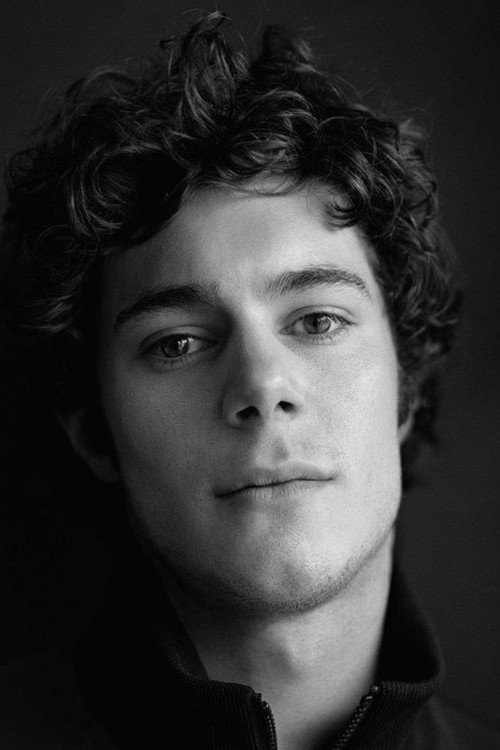 Kép: Adam Brody színész profilképe