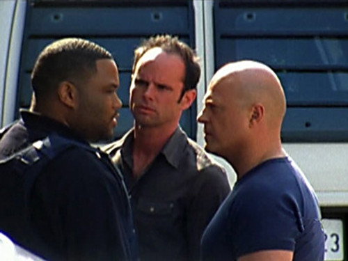 The Shield S04E10 — Back In The Hole episode still
